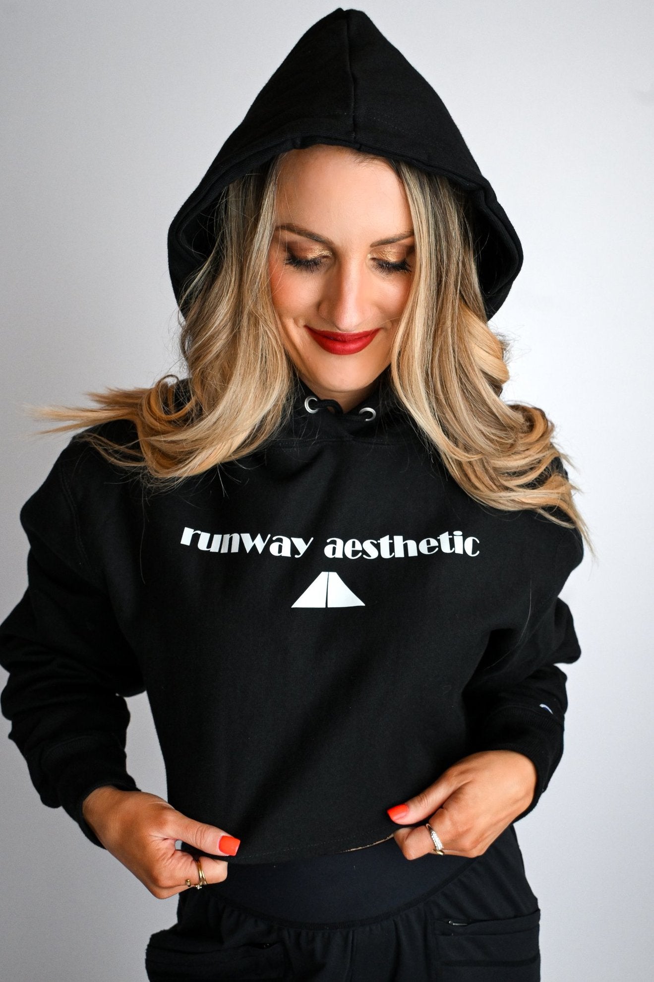 Runway Aesthetic - Champion  ®   Women's Reverse Weave  ®   Cropped Cut-Off Hooded Sweatshirt RW01W